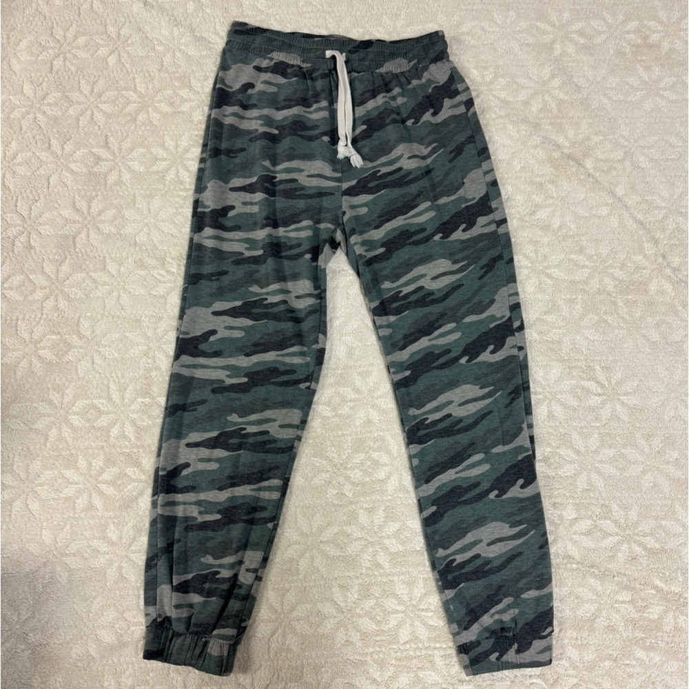 F21 Camo Joggers L